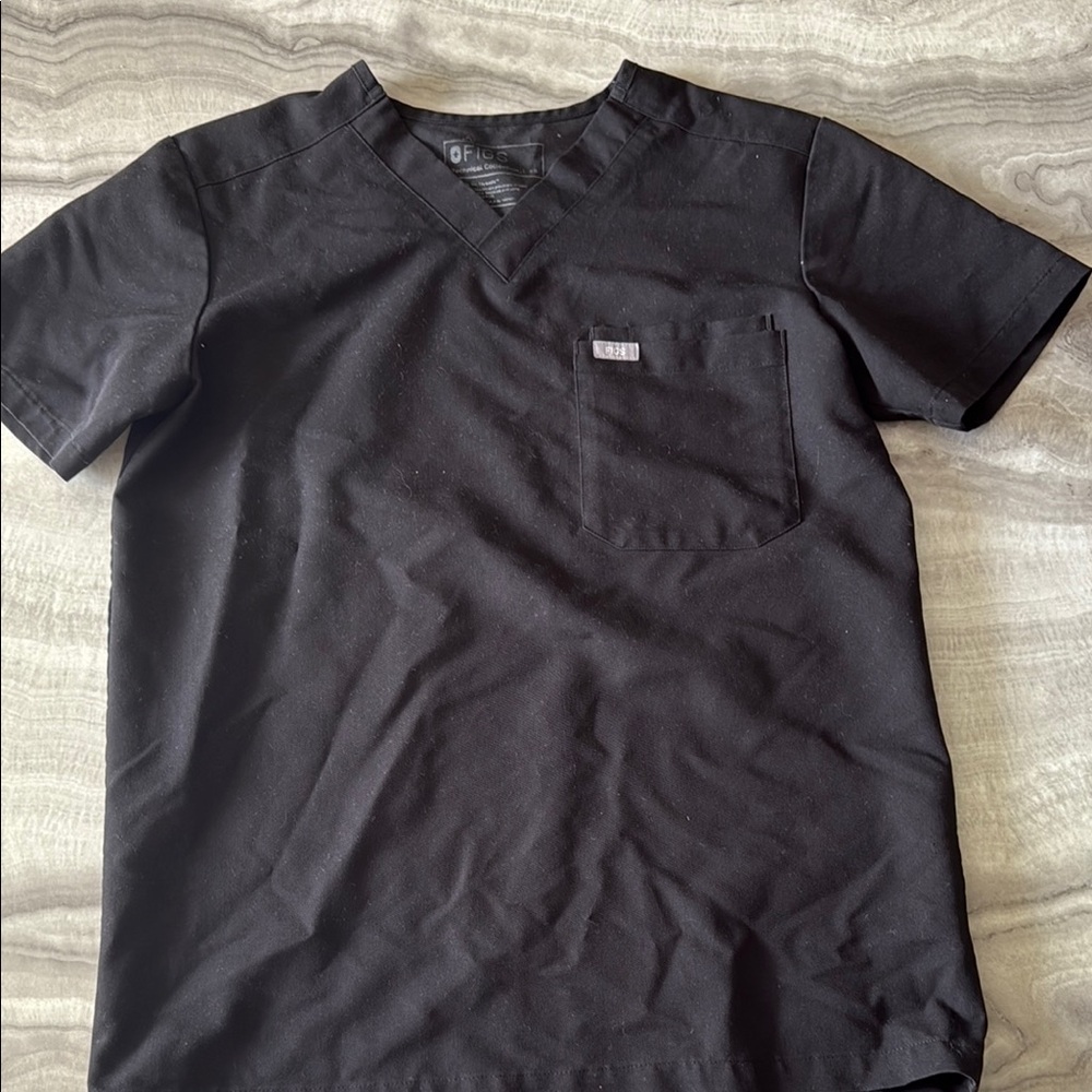 Figs Black Short Sleeve Tee 2-pocket tuck in